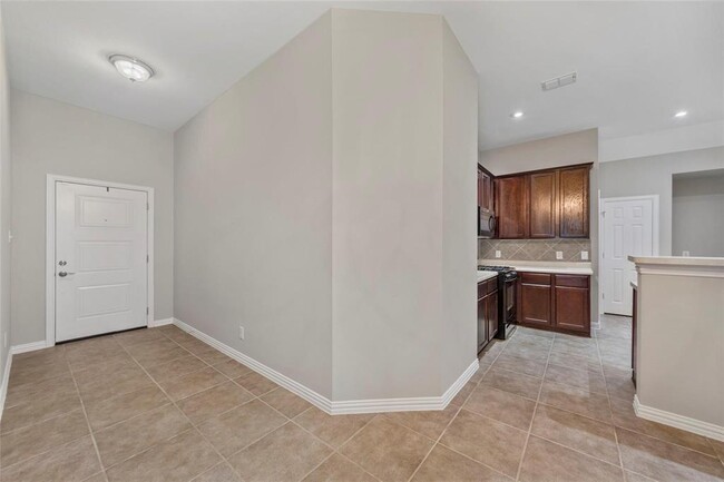 Building Photo - 922 Fulbourne Dr