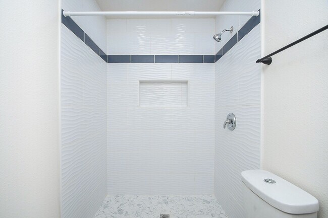 Building Photo - 6306 Spruce Manor Ln