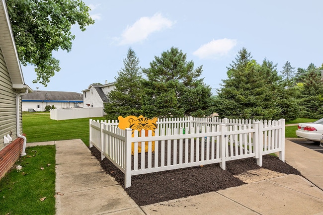 Building Photo - Pembrook Greene