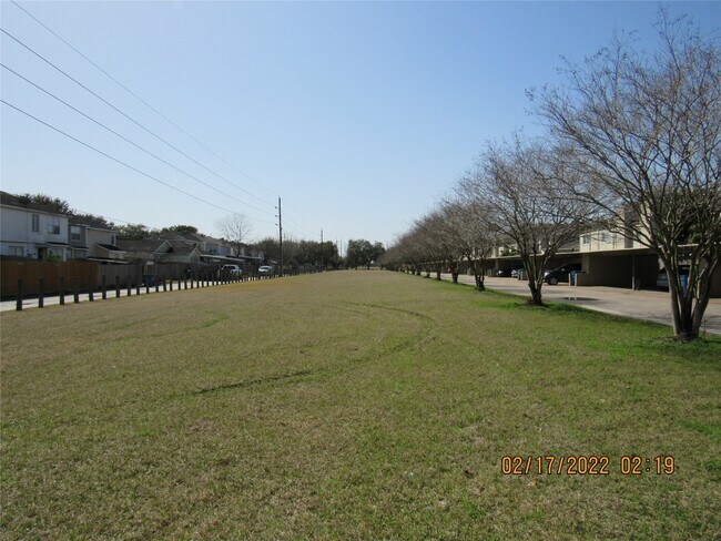 Building Photo - 15543 Weldon Dr