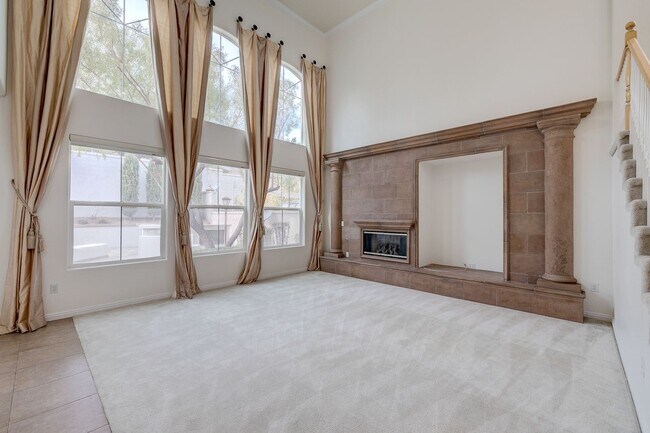 Building Photo - Beautiful 4Bd, 4Bth home in Guard Gated Community near Tivoli Village.