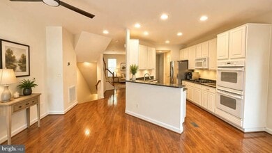 Building Photo - 9147 Cascade Falls Dr