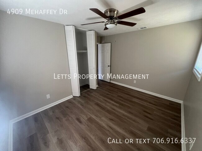 Building Photo - Beautifully remodeled brick ranch with a c...