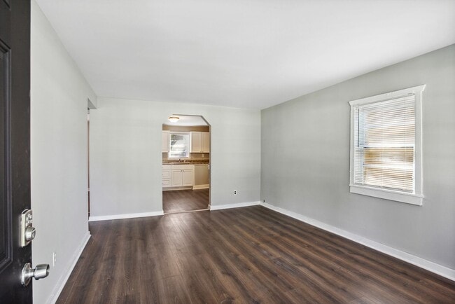 Building Photo - Very nice 2BR/1BA Home In Downtown Savannah