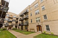 Building Photo - 2 bedroom in Chicago IL 60618