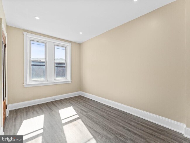 Building Photo - 1688 Fillmore St