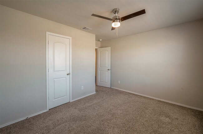 Building Photo - 2318 Georgina Falls Dr