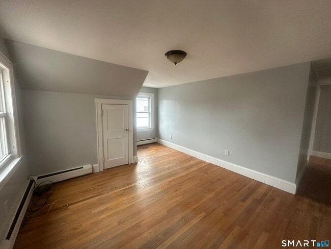 Building Photo - 33 Emory Ct