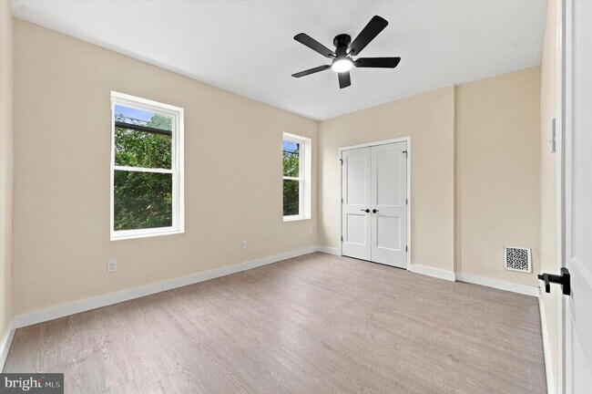 Building Photo - 66 Manheim St