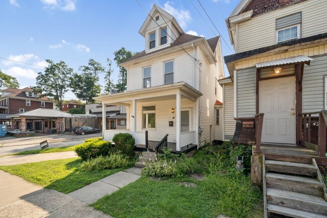 Building Photo - Fresh 3 bedroom home in Jeannette availabl...