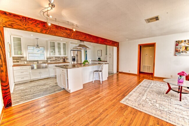 Building Photo - 918 Lehman St