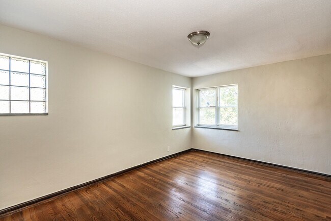 Building Photo - 5322 Miami St