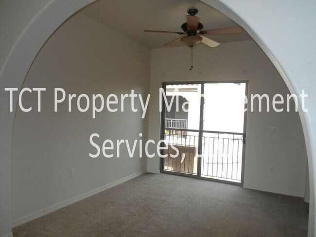 Building Photo - Luxury Condo in Resort Style Community!