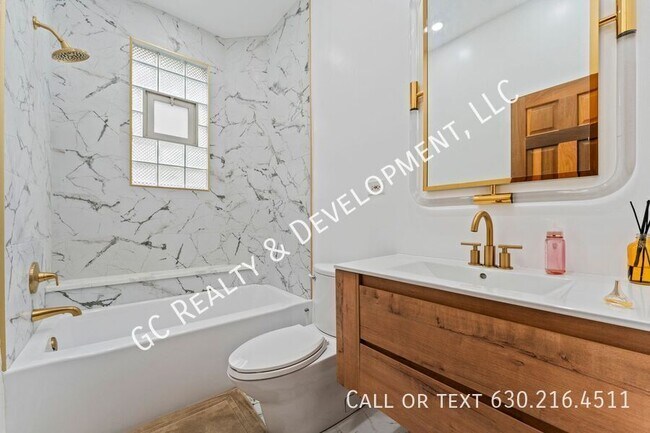 Building Photo - 314 Custer Ave