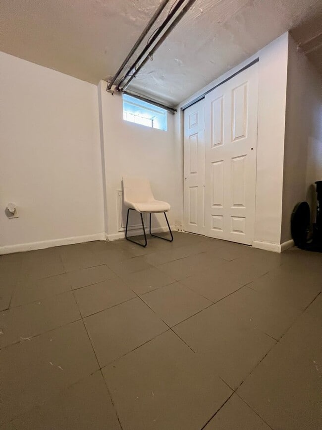 Building Photo - Stunning 3-Bed Twin Home in Lansdowne! Available May 1st!