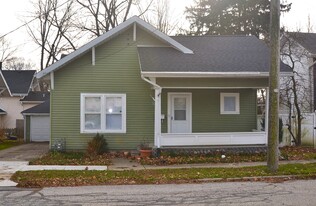 Building Photo - 306 Brown St