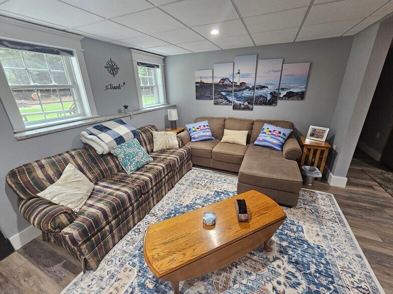 Building Photo - 435 High St