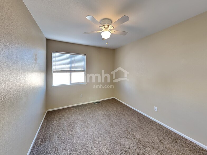 Building Photo - 4892 Waldenwood Dr