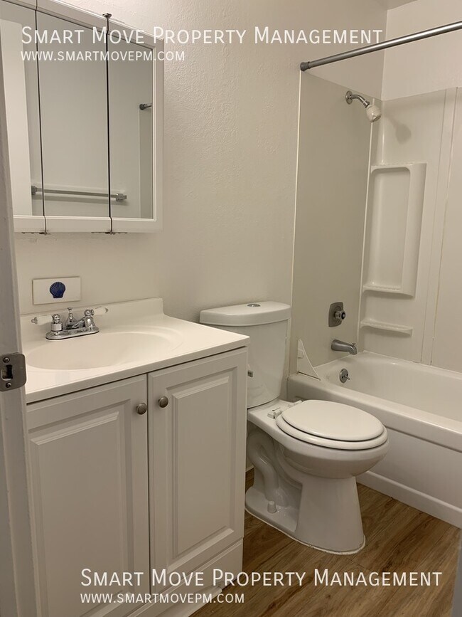 Building Photo - 2553 Targee-