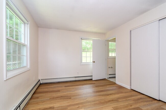 Building Photo - 33 Eisenhower Rd