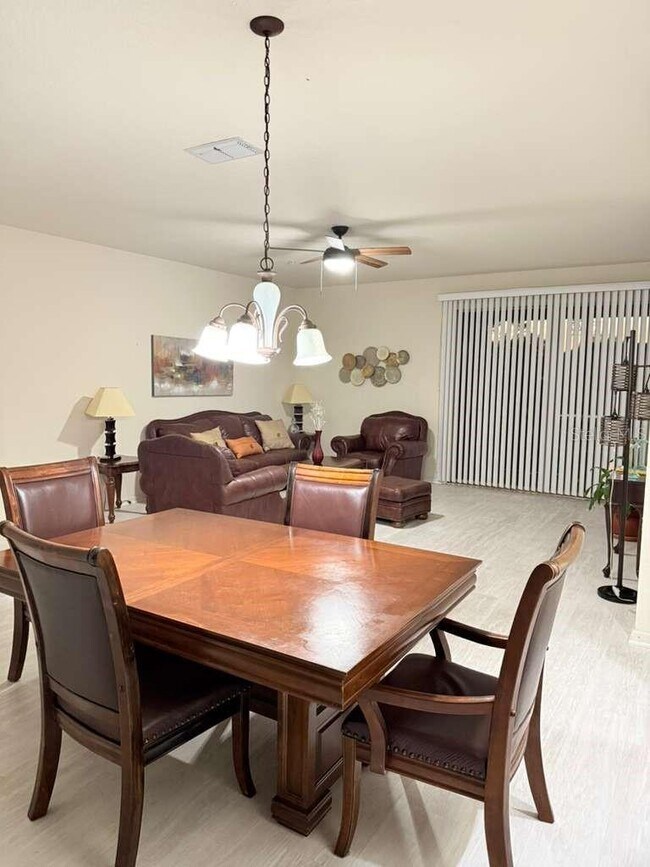 Building Photo - 3106 Ashland Ln N