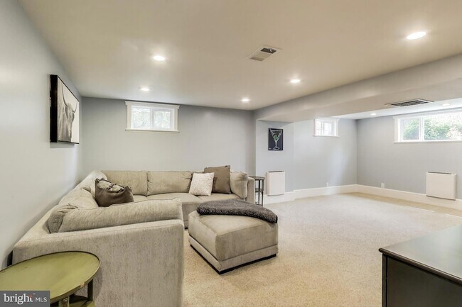 Building Photo - 3316 Harrell St