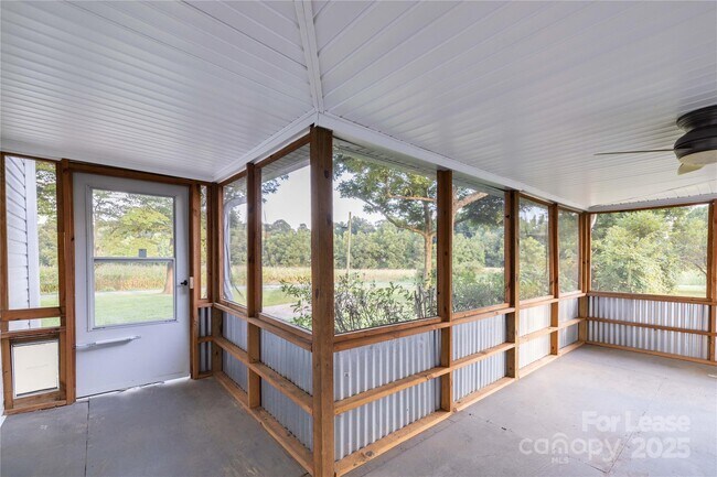 Building Photo - 36188 A Esther Rd