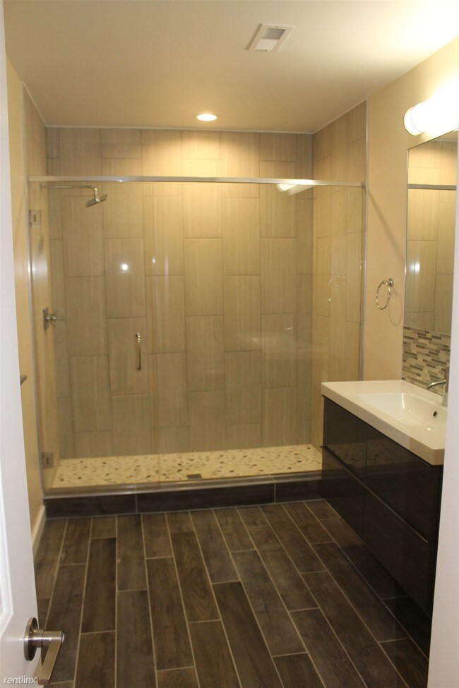 Building Photo - 2 br, 2 bath Condo - 708 N 19th St #2 Unit #2