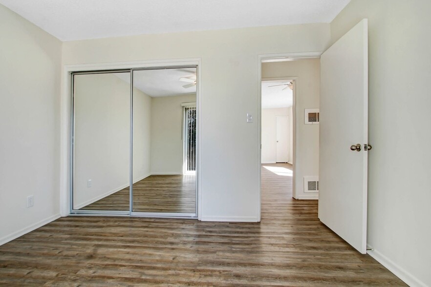 Building Photo - 1550 S Saltair Ave