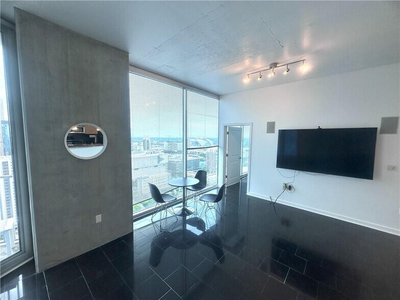 Building Photo - 400 W Peachtree St NW