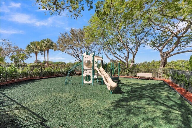 Building Photo - 8200 NW 128th Ln