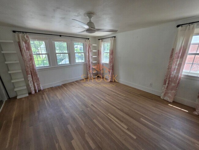 Building Photo - AVAILABLE JANUARY 2027 - BEAUTIFUL AND UNIQUE 4 BR HOME ACROSS CAMPUS