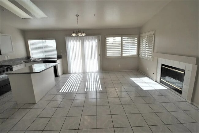 Building Photo - 2731 W Dawnview Dr