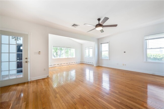 Building Photo - 85 BARROWS Ave