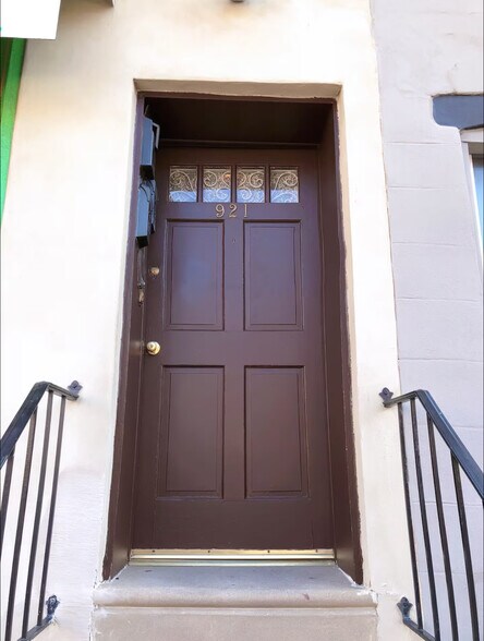 Building Photo - 921 N 29th St