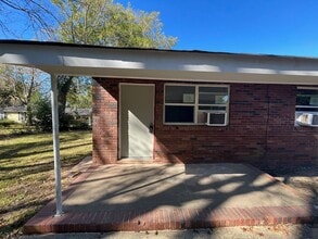 Building Photo - First Place South 1009