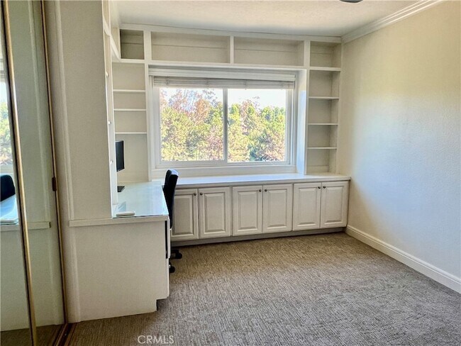 Building Photo - 24822 Via San Fernando