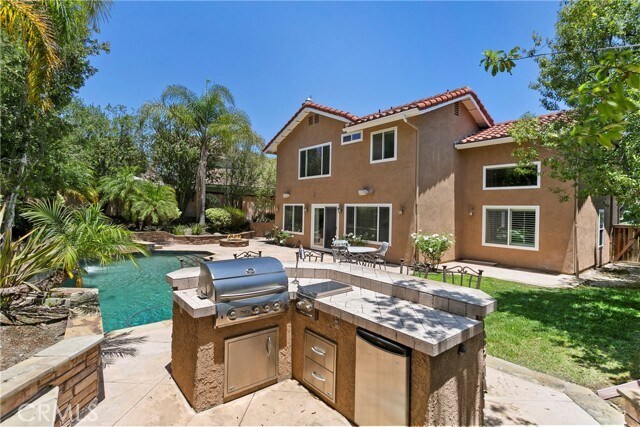 Building Photo - 28501 El Sur