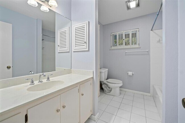 Building Photo - 7110 Sungate Dr