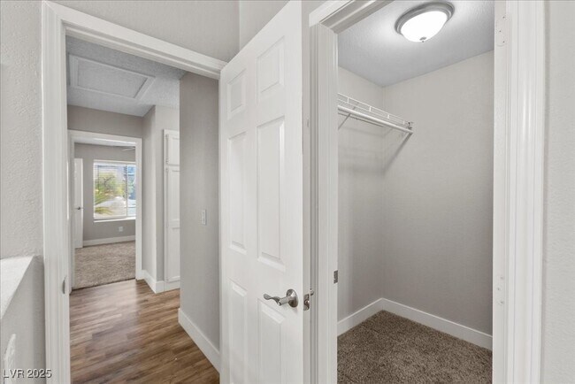 Building Photo - 720 Skipjack Dr