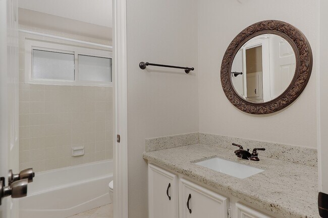 Building Photo - 2 Silverstrand Pl