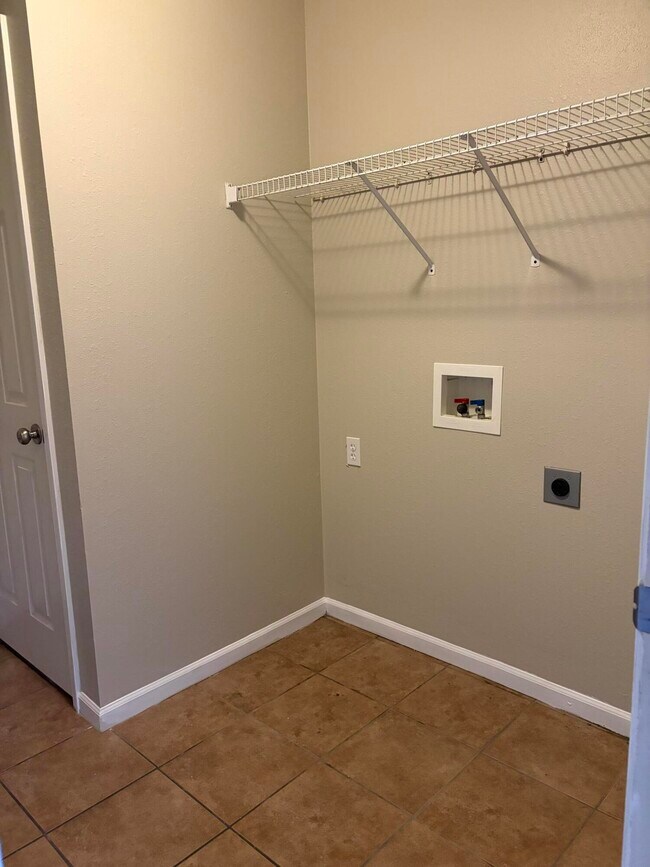 Building Photo - 4106 Arctic Fox Dr