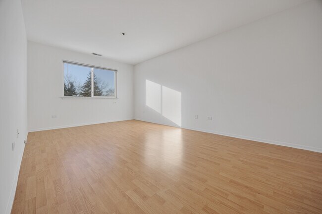 Building Photo - 881 N Swift Rd