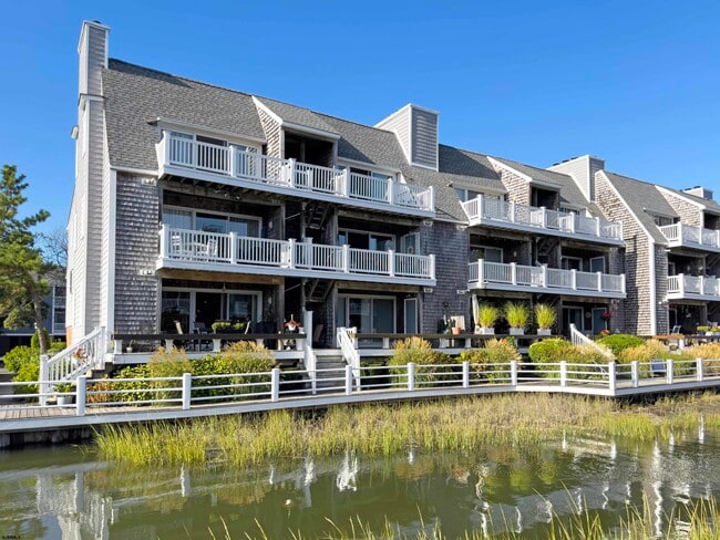Building Photo - 903 Harbour Cove