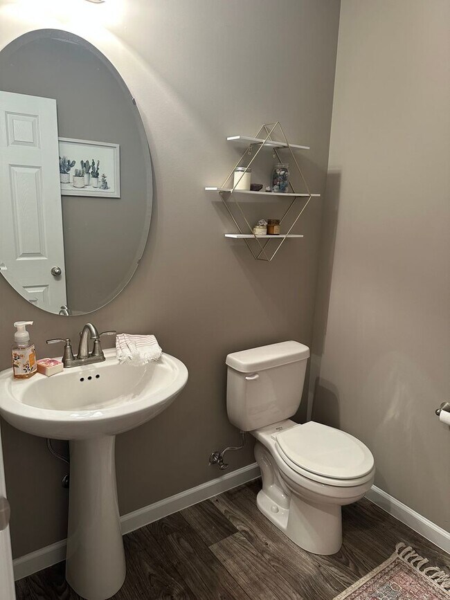 Building Photo - Maryville 37803 - 3 bedroom, 2.5 bath home - Contact Tanner Fee (865) 850-5103