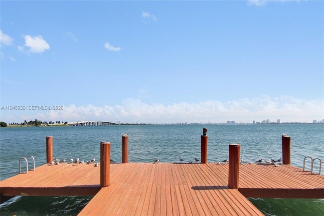 Building Photo - 3301 NE 5th Ave