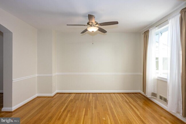 Building Photo - 427 Westham Way