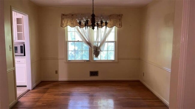 Building Photo - 416 Barbashela Dr