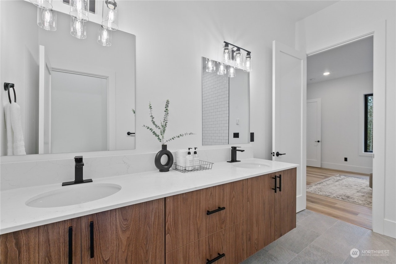 Building Photo - 2952 Brook Ln