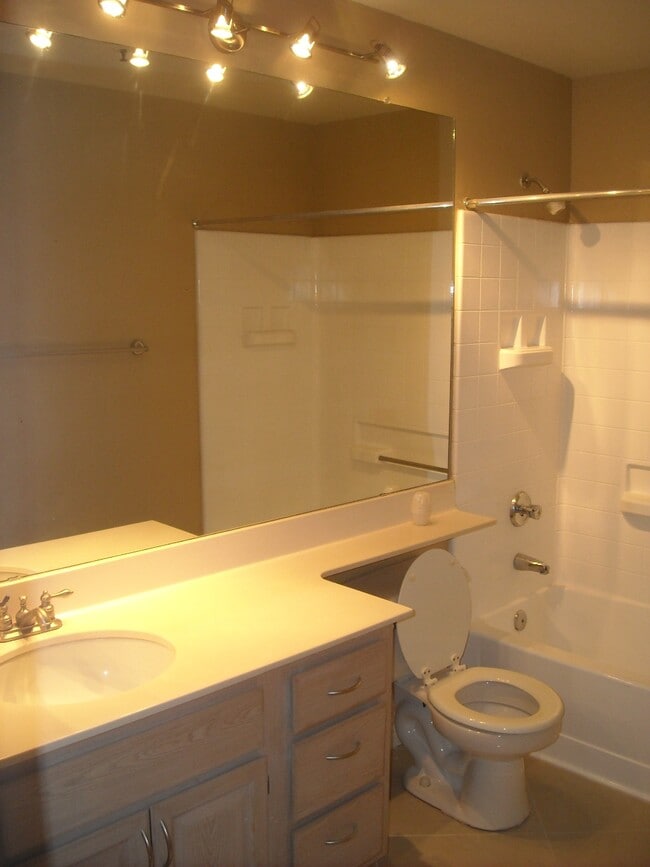 Building Photo - 11375 E Sahuaro Dr